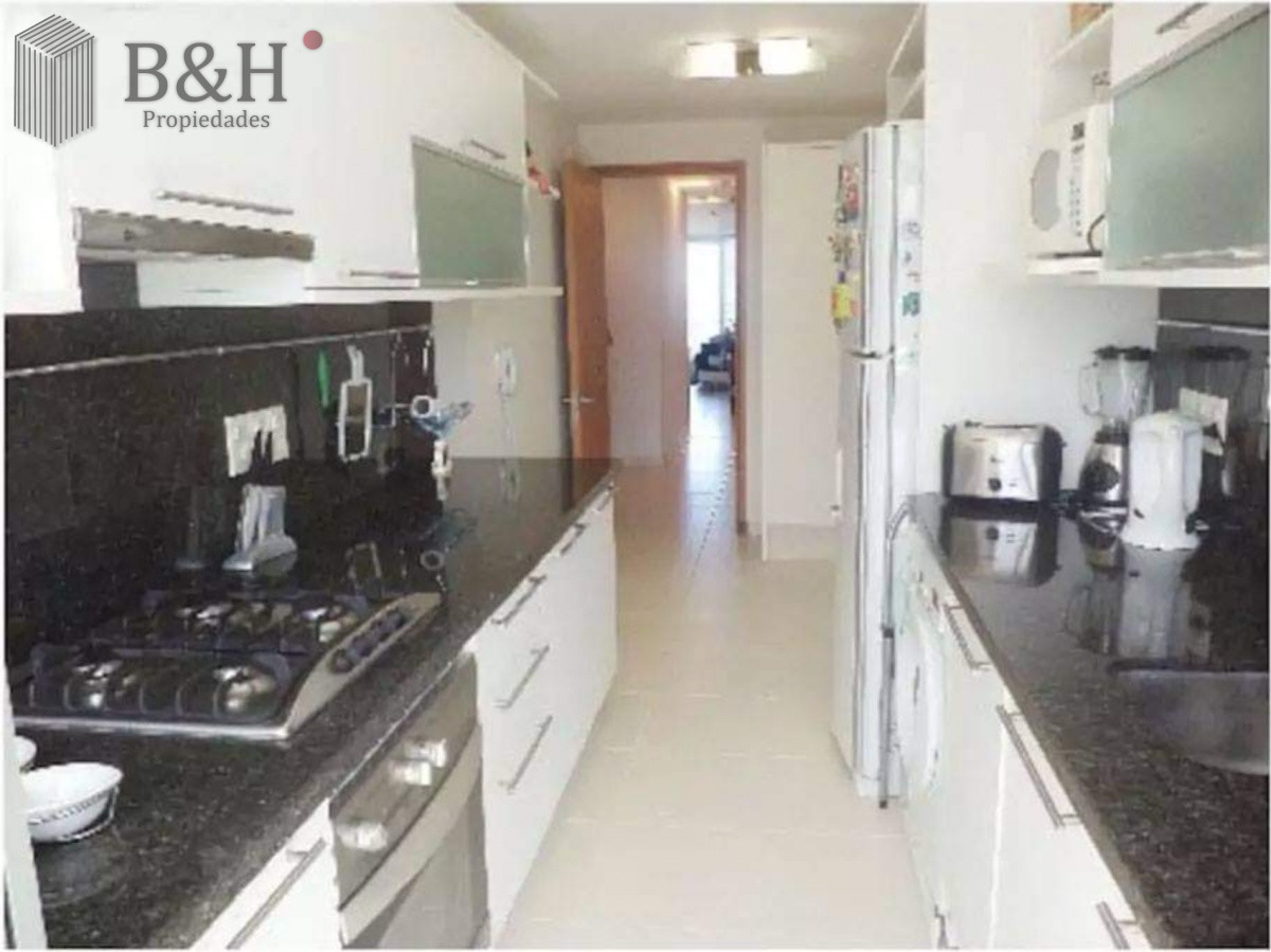 Apartamento ID.7071 - Venta y alquiler temporario de apartamento de dos dormitorios en playa Mansa, Punta del Este