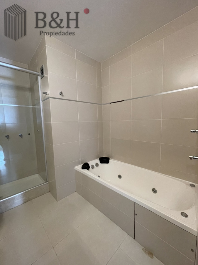 Apartamento ID.7071 - Venta y alquiler temporario de apartamento de dos dormitorios en playa Mansa, Punta del Este