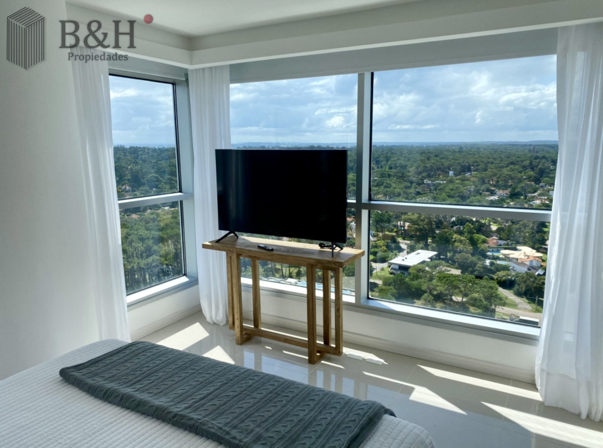 Apartamento ID.5905 - Alquiler temporal de apartamento piso alto de 2 dormitorios más servicio en playa brava 