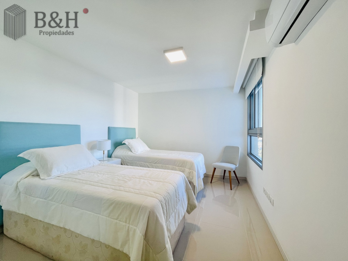 Apartamento ID.3261 - Apartamento piso alto con Vista de 3 Dormitorios y Parrillero en Playa Brava, Punta del Este 