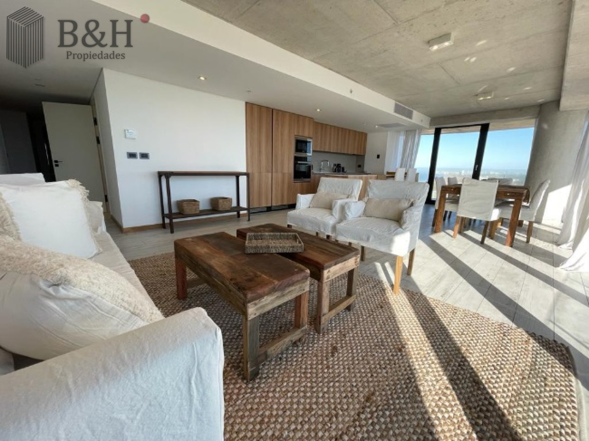 Apartamento ID.2283 - Venta de Apartamento de 1 Dormitorio en suite piso alto de Torre Surfside Village, Punta del Este
