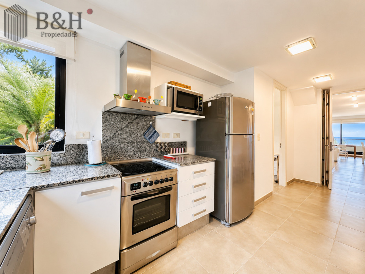 Apartamento ID.6472 - Excelente y amplio departamento duplex en venta de 3 dormitorios mas dependencia con parrillero, Punta Ballena