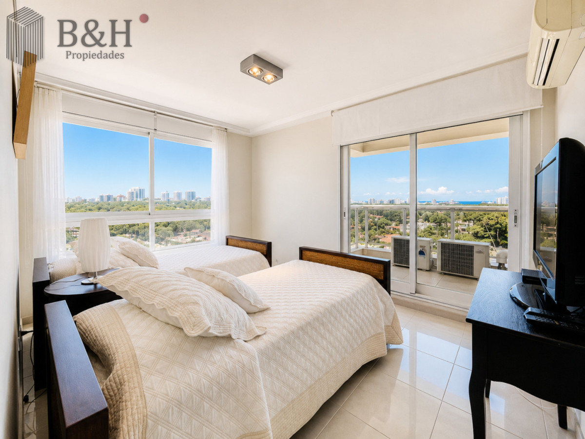 Apartamento ID.1397 - Alquiler temporario de excelente apartamento en torre Le Jardin de Playa Mansa, Punta del Este