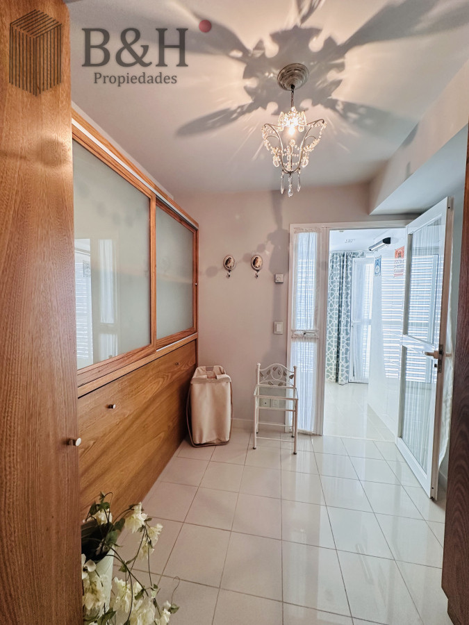 Apartamento ID.4496 - Lujoso Penthouse de 4 Dormitorios con Vista al Mar sobre Playa Mansa, Punta del Este