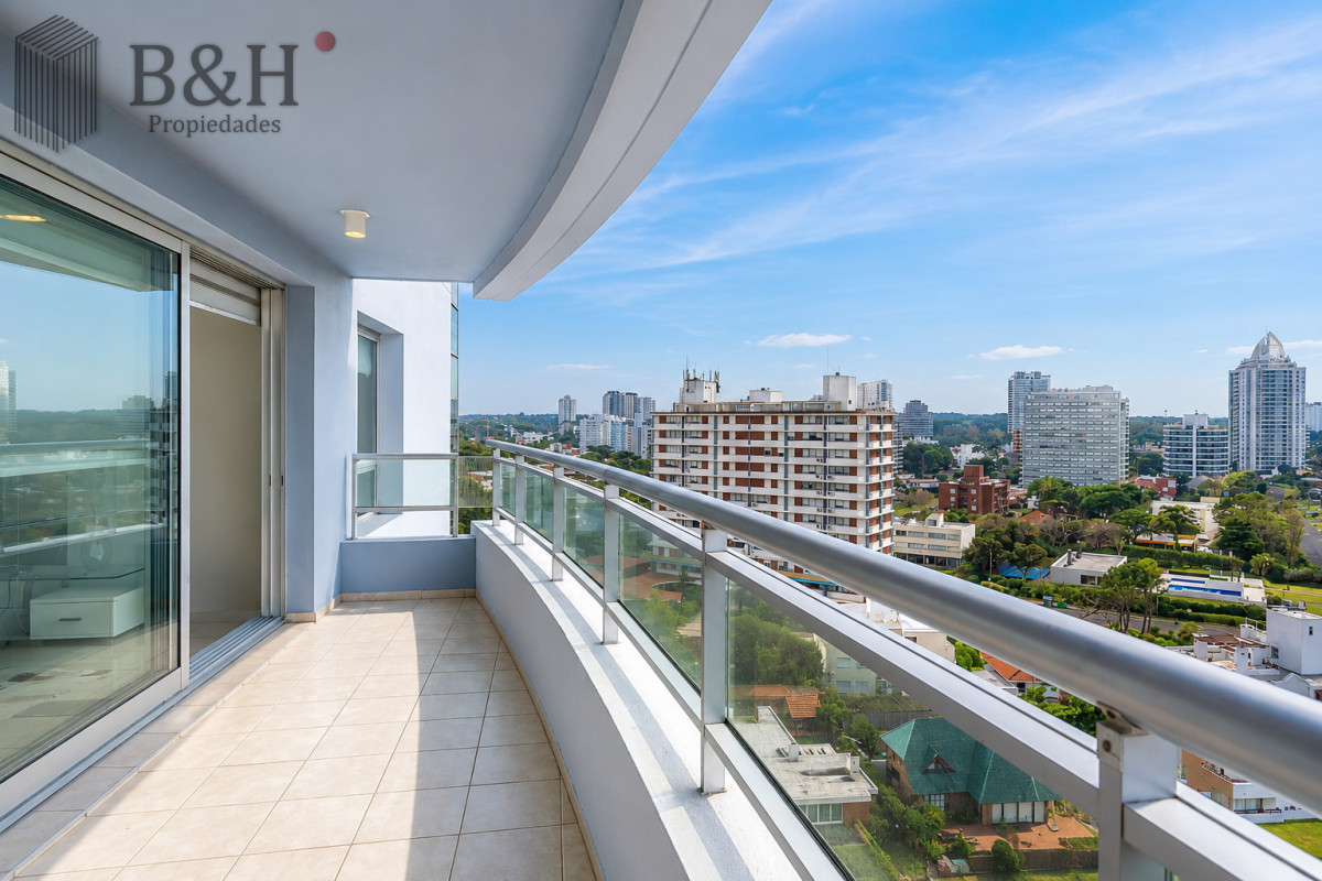 Apartamento ID.3561 - Apartamento de 2 Dormitorios y Medio en Forest Tower - Punta del Este