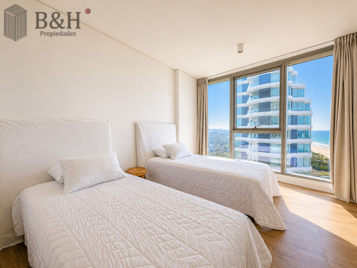Apartamento ID.7698 - Espectacular Apartamento 3 Dormitorios y Dependencia, Trump Tower, Punta del Este, Brava