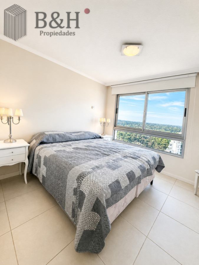 Apartamento ID.7203 - Apartamento luminoso con variedad de servicios en venta, 3 dormitorios, zona Roosevelt Playa Brava