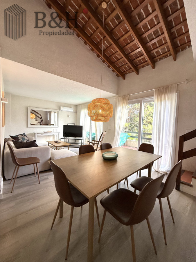 Apartamento ID.6829 - Alquiler anual o invernal de apartamento dúplex con parrillero propio en Rincón del Indio