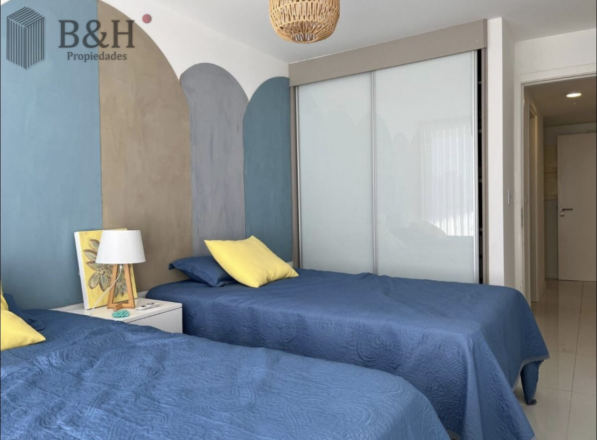 Apartamento ID.5245 - Alquiler temporal de apartamento de 2 dormitorios con 2 baños en excelente ubicación entre playas mansa y brava 