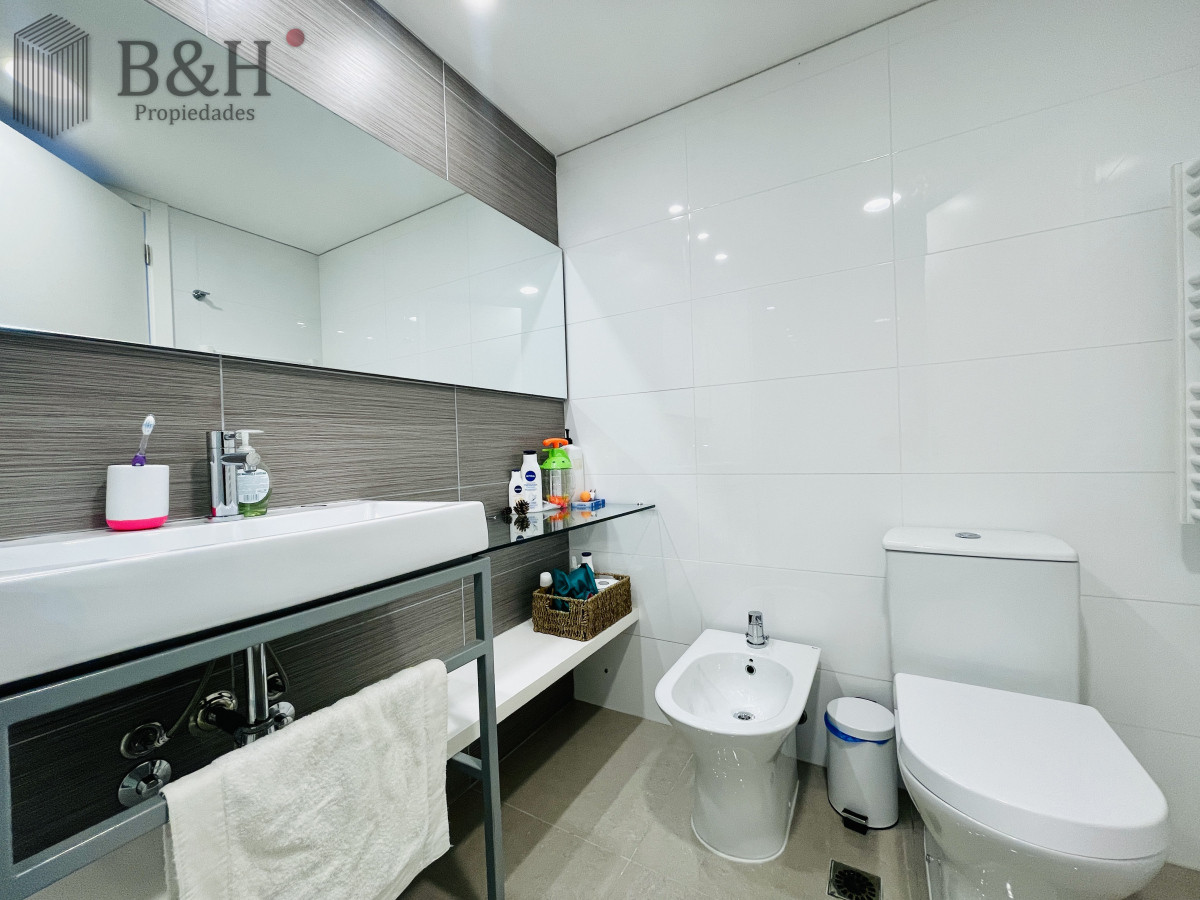Apartamento ID.4465 -  Exclusivo Penthouse de 3 Dormitorios con Vistas panorámicas a Playa Brava, en Venta