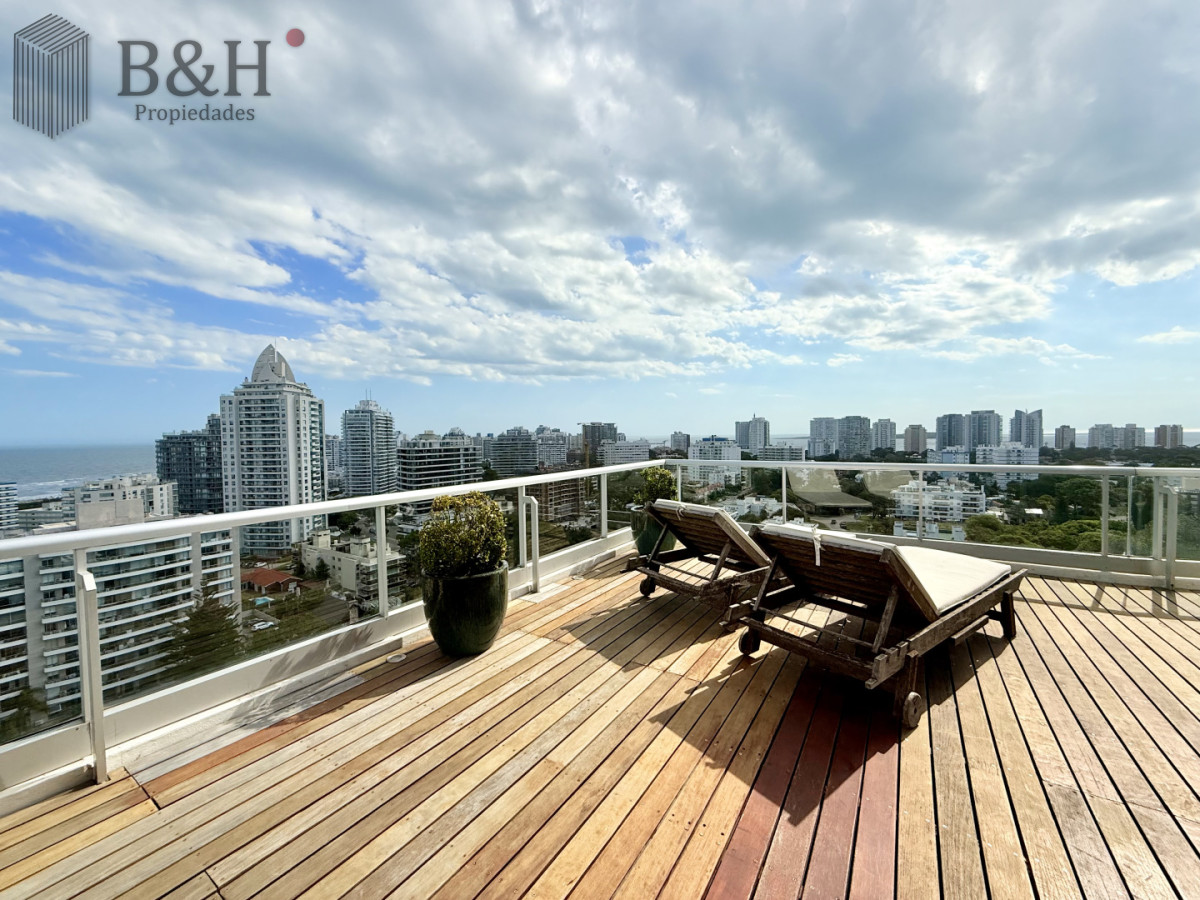 Apartamento ID.6402 - Apartamento Penthouse finamente decorado de 3 dormitorios con parrillero propio en alquiler temporario, Roosevelt Brava, Punta del Este