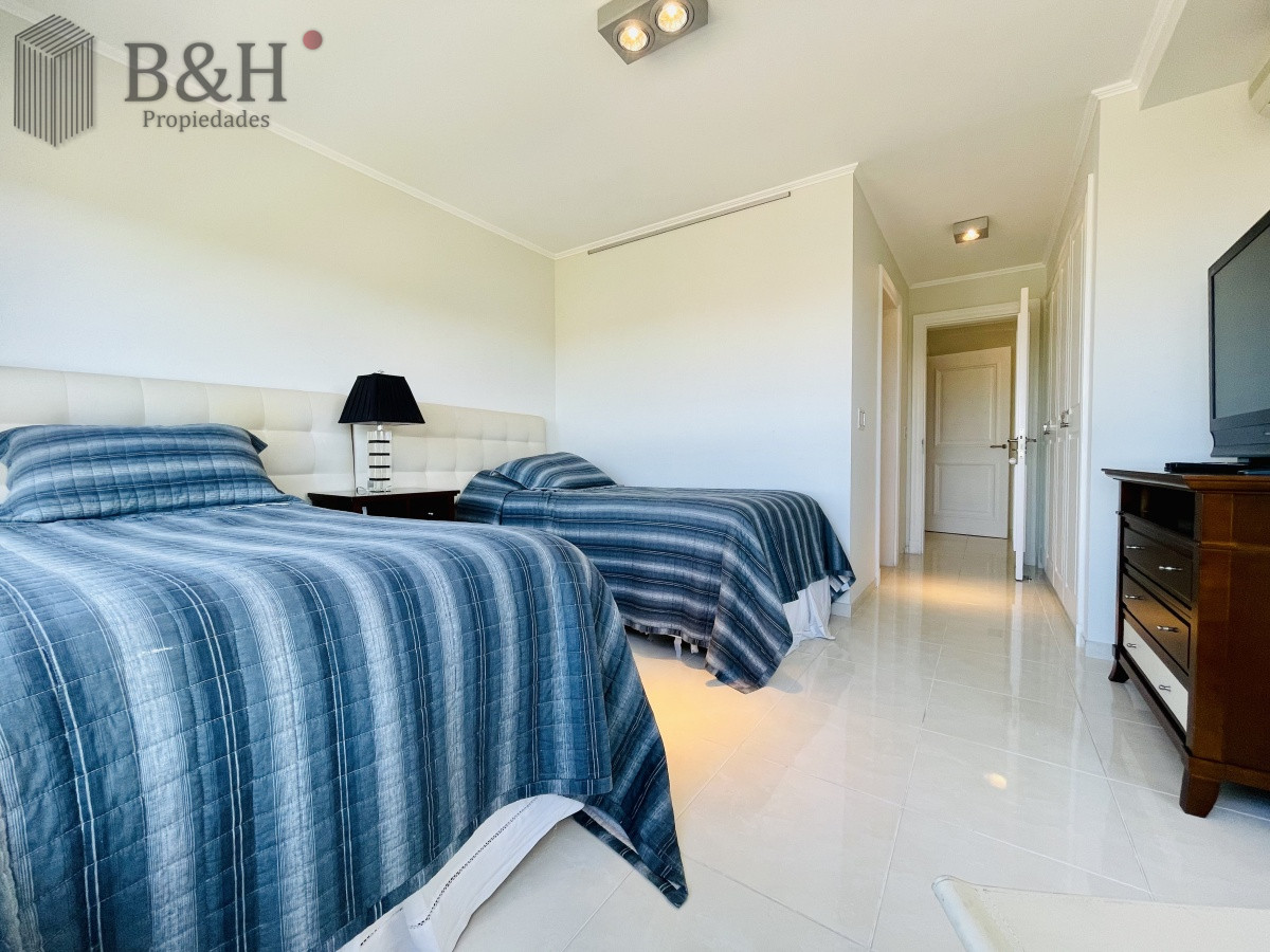Apartamento ID.1397 - Alquiler temporario de excelente apartamento en torre Le Jardin de Playa Mansa, Punta del Este