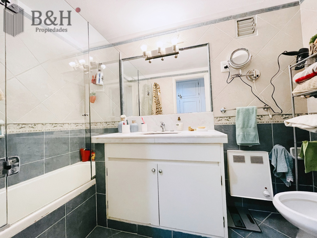 Apartamento ID.3220 - Excelente Apartamento de 2 Dormitorios Frente a Los Dedos, Playa Brava Punta del Este