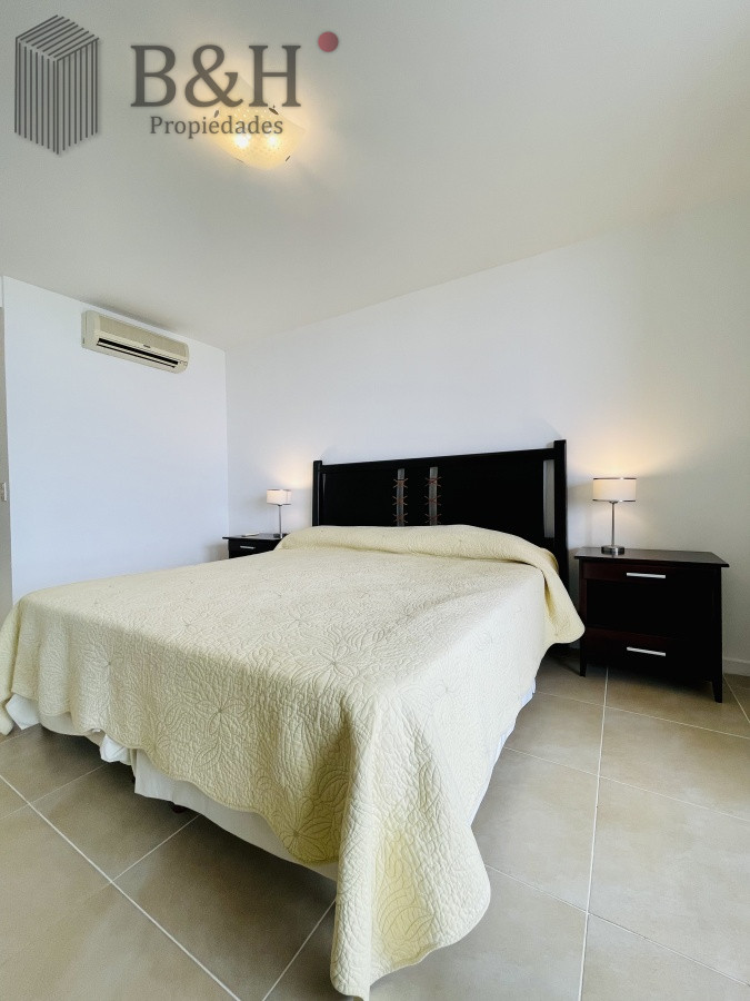Apartamento ID.4491 - Venta de apartamento de dos dormitorios con parrillero en complejo privado de Punta Ballena