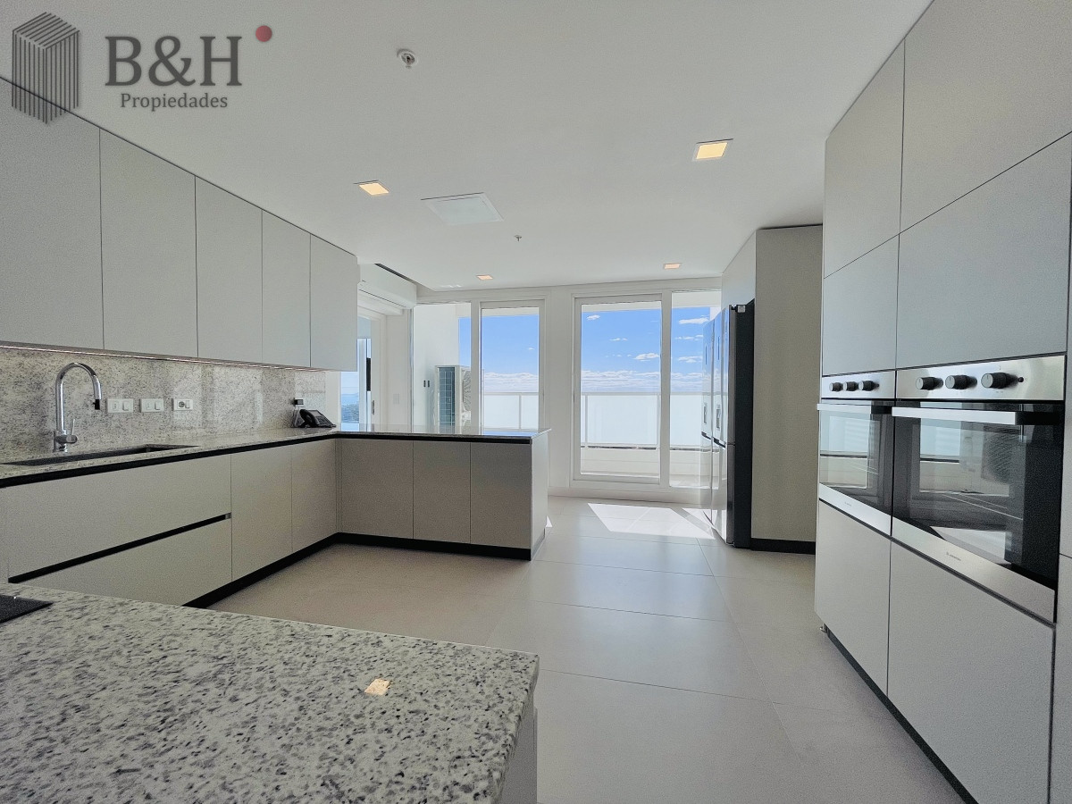 Apartamento ID.8158 - Exclusiva planta unificada Penthouse a estrenar en venta Playa Brava, Punta del Este