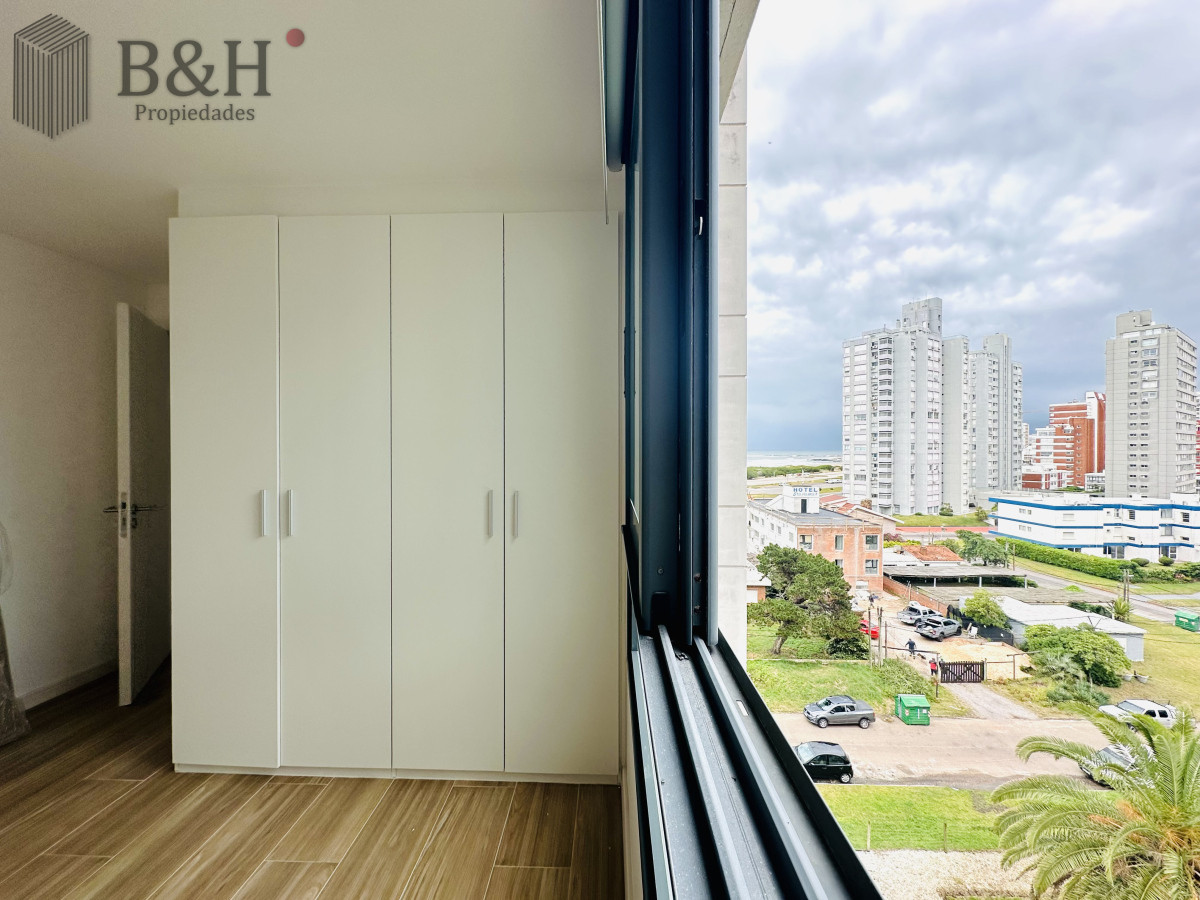 Apartamento ID.3710 - Apartamento de 2 Dormitorios Alquiler Anual, Playa Brava, Punta del Este