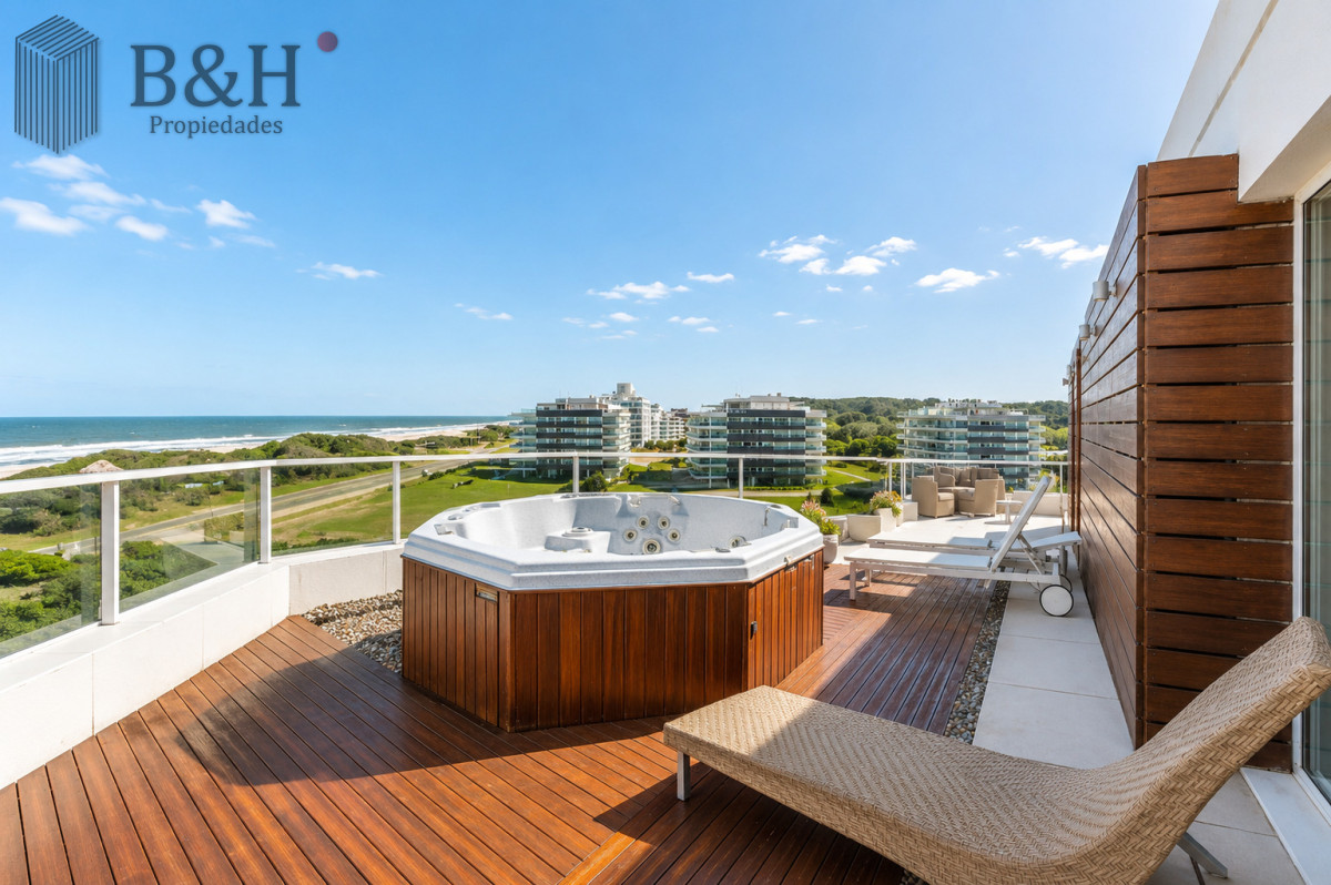 Apartamento ID.7942 - Exclusivo Penthouse de 6 Dormitorios y Barbacoa en Venta Frente al Mar, Rincón del Indio Punta del Este
