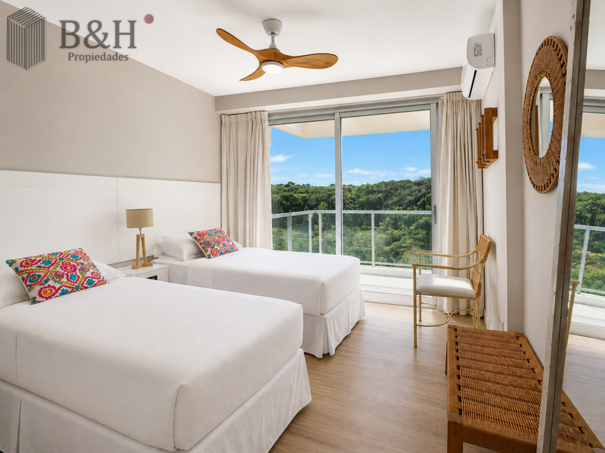 Apartamento ID.8125 - Moderno Apartamento de 3 Dormitorios en Primera Línea del Mar. Blue Marine, Playa Brava Punta del Este