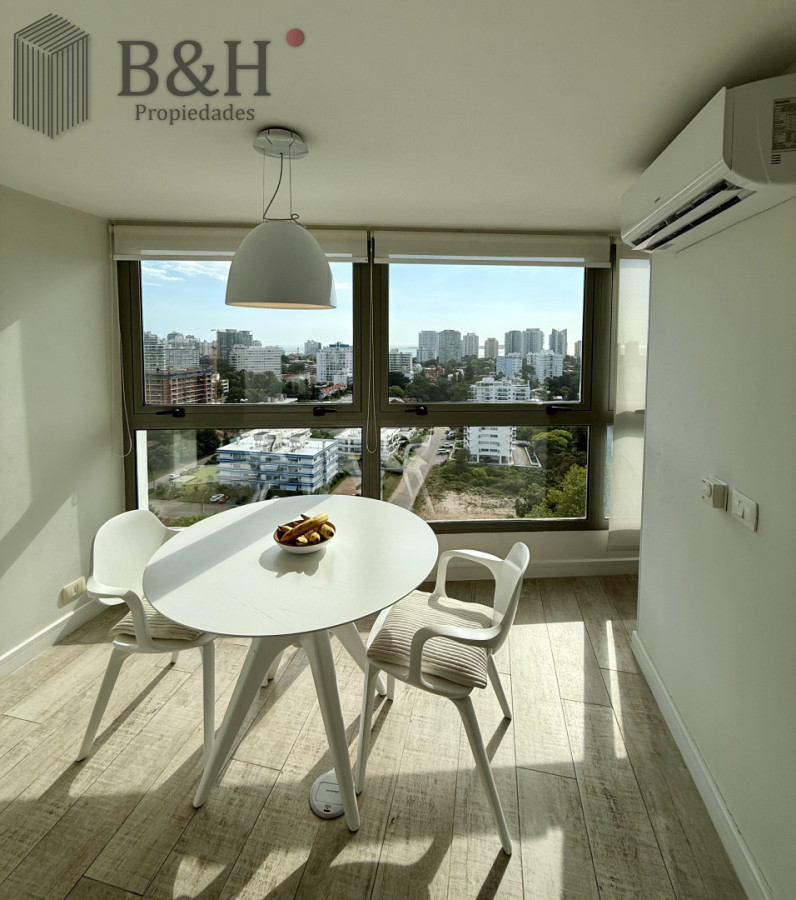 Apartamento ID.6402 - Apartamento Penthouse finamente decorado de 3 dormitorios con parrillero propio en alquiler temporario, Roosevelt Brava, Punta del Este
