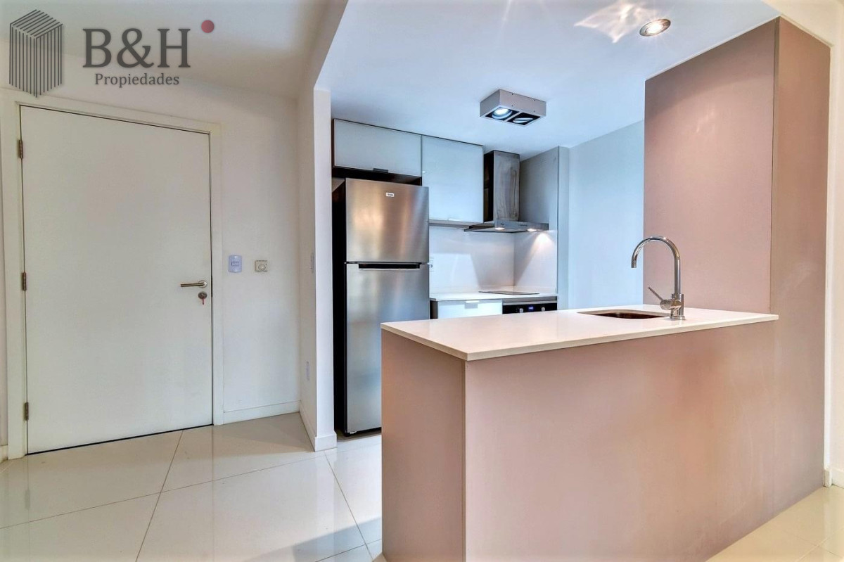 Apartamento ID.1241 - Alquiler temporario de apartamento de dos dormitorios con dos baños a pasos de la Playa y centro comercial, Punta del Este