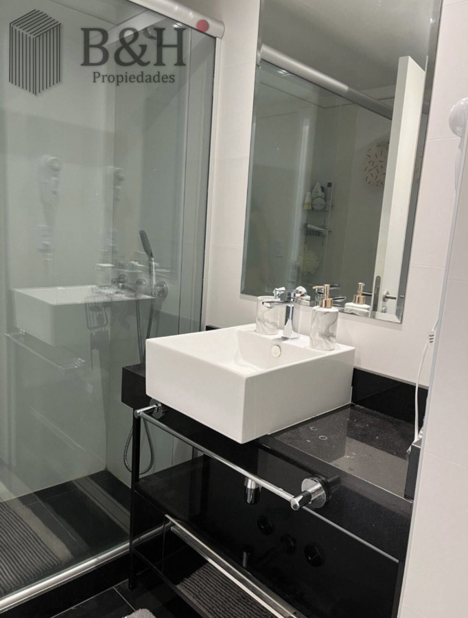 Apartamento ID.5245 - Alquiler temporal de apartamento de 2 dormitorios con 2 baños en excelente ubicación entre playas mansa y brava 