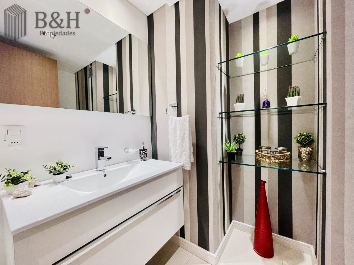Apartamento ID.3294 - Apartamento con Vista al Mar de 3 Dormitorios y Dependencia + Parrillero en Playa Brava, Punta del Este 