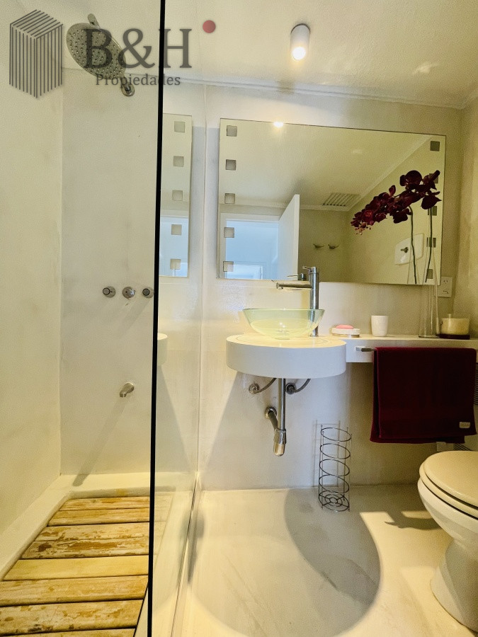 Apartamento ID.1426 - Alquiler temporario de maravilloso departamento piso alto de tres dormitorios, Peninsula, Punta del Este