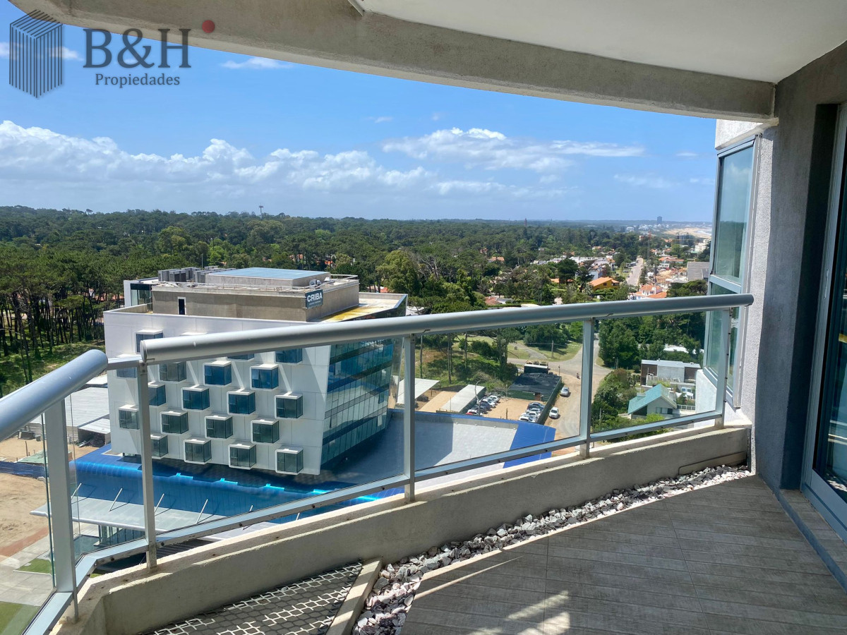 Apartamento ID.5766 - Moderno Departamento de 3 Dormitorios con Parrillero y vista al Mar en Playa Brava
