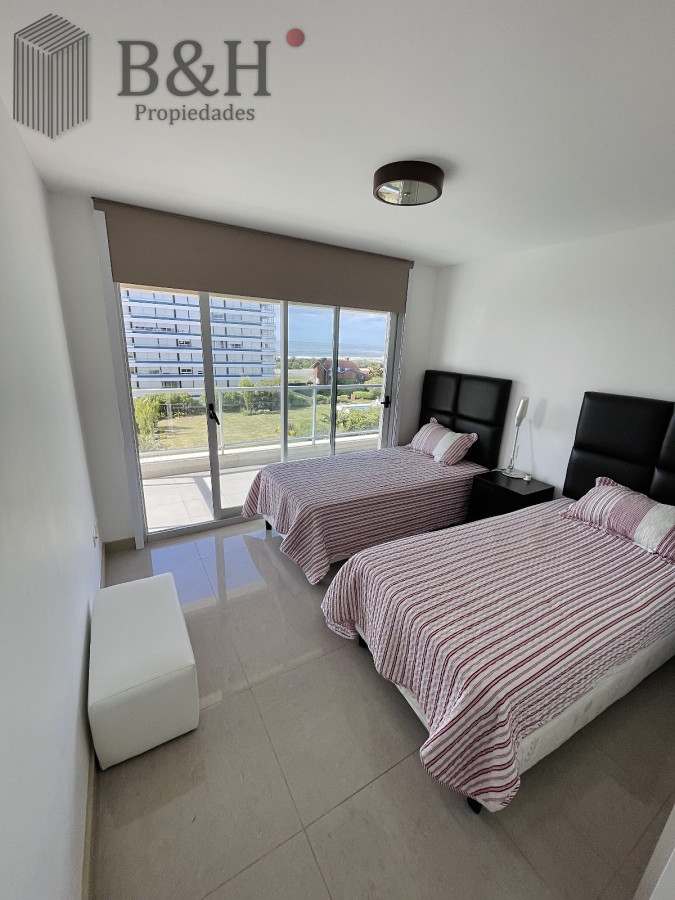 Apartamento ID.6038 - Apartamento de 2 Dormitorios a Pocos Metros de Playa Brava, Punta del Este