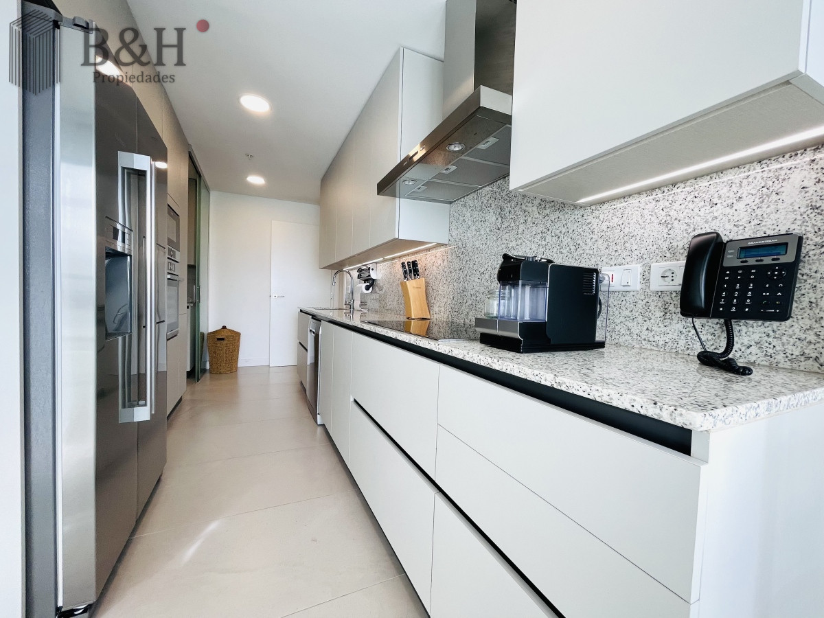 Apartamento ID.2301 - Venta Espectacular Apartamento Frente al Mar, 3 Dormitorios, Le Parc Punta del Este