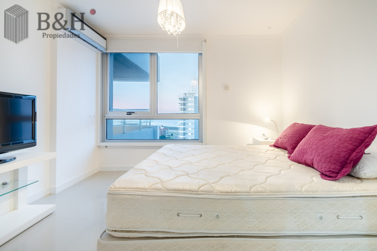 Apartamento ID.3561 - Apartamento de 2 Dormitorios y Medio en Forest Tower - Punta del Este