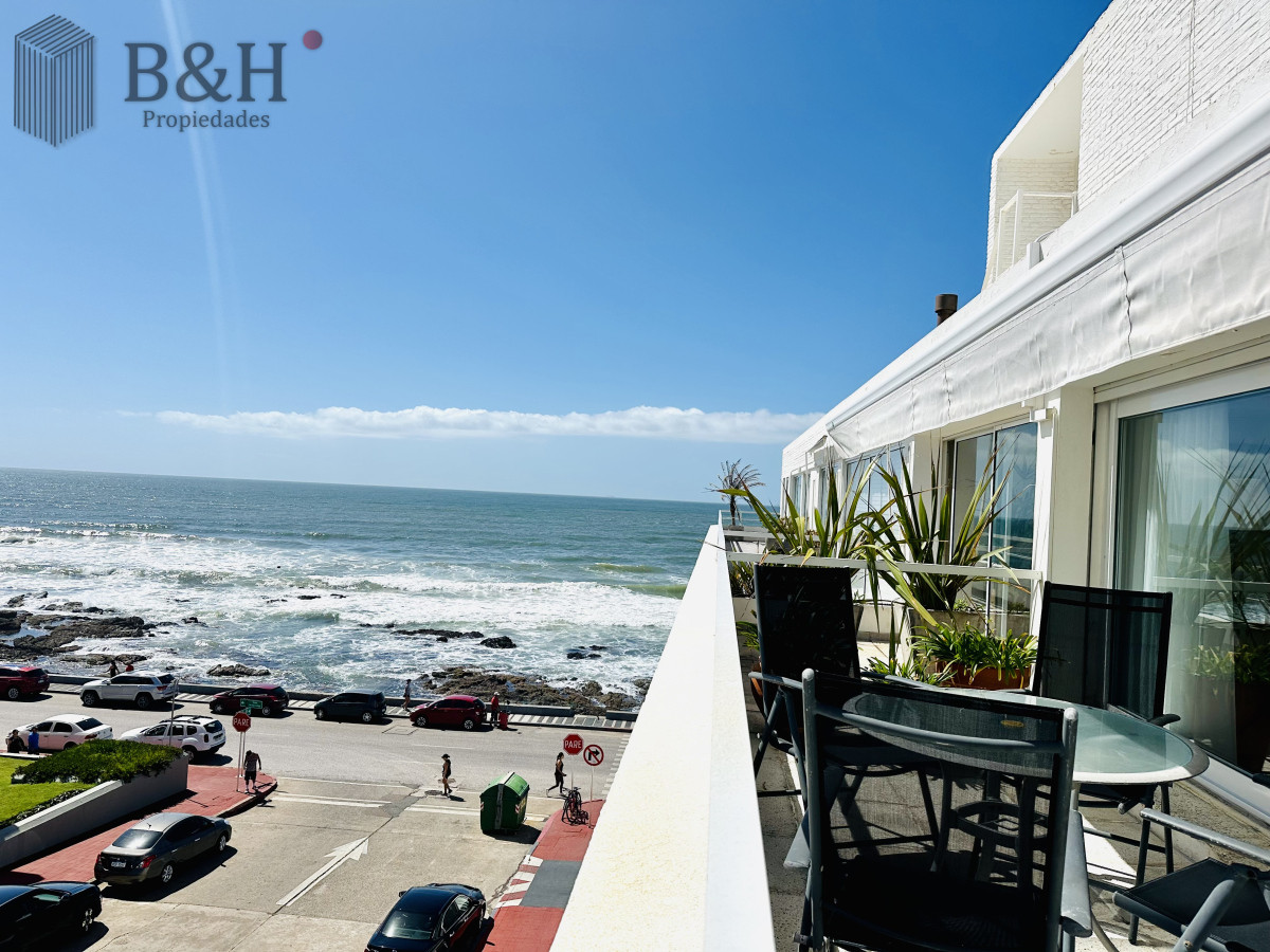 Apartamento ID.4141 - Alquiler y venta de apartamento con vista al Mar en Península de 3 dormitorios mas dependencia