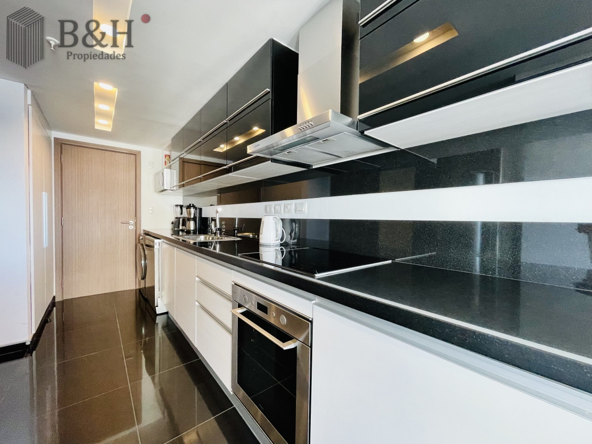 Apartamento ID.3261 - Apartamento piso alto con Vista de 3 Dormitorios y Parrillero en Playa Brava, Punta del Este 