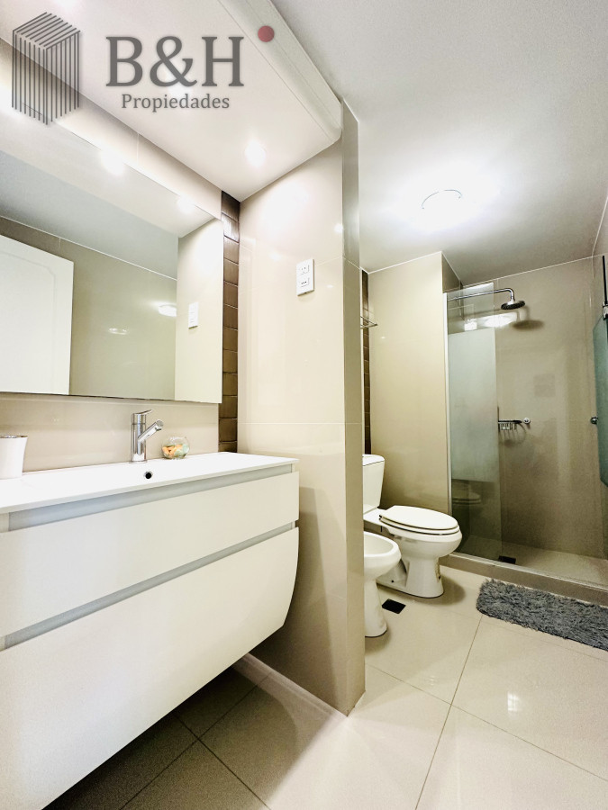 Apartamento ID.6888 - Venta de apartamento en Península de Punta del este con 3 dormitorios y 2 baños reciclado 