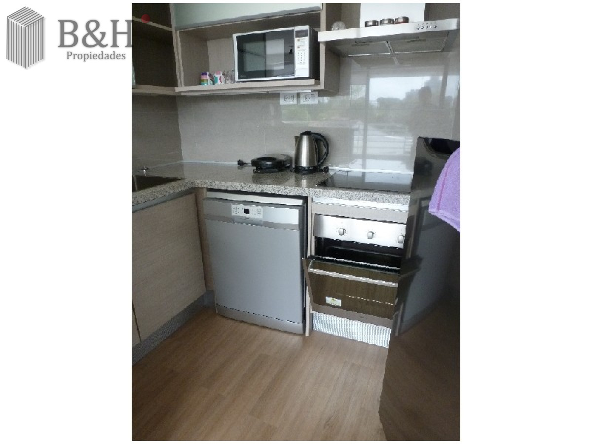 Apartamento ID.4572 - Alquiler temporal de apartamento de dos dormitorios con dos baños en Playa Mansa, Punta del Este