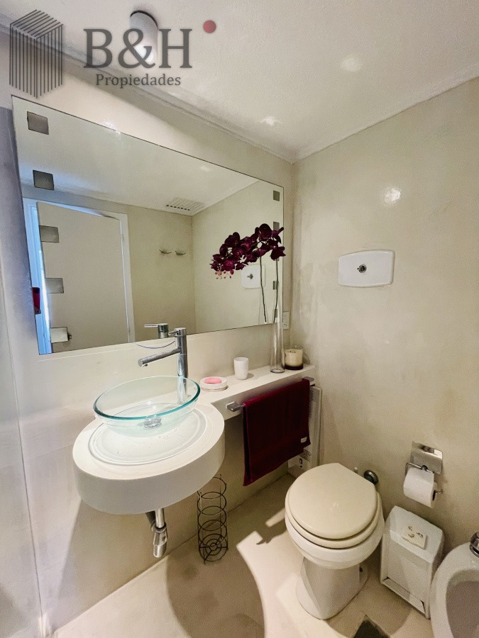 Apartamento ID.1426 - Alquiler temporario de maravilloso departamento piso alto de tres dormitorios, Peninsula, Punta del Este