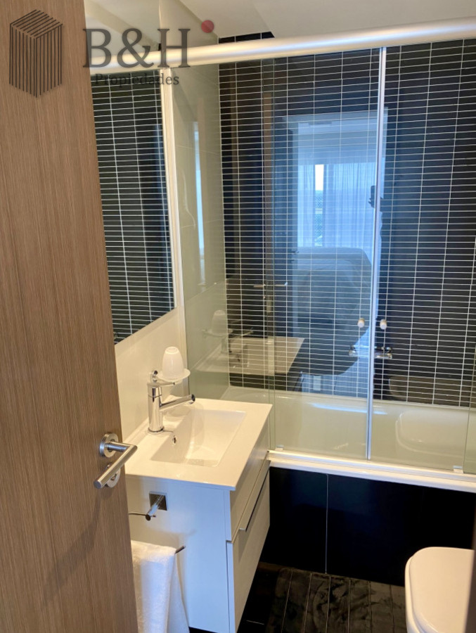 Apartamento ID.5905 - Alquiler temporal de apartamento piso alto de 2 dormitorios más servicio en playa brava 