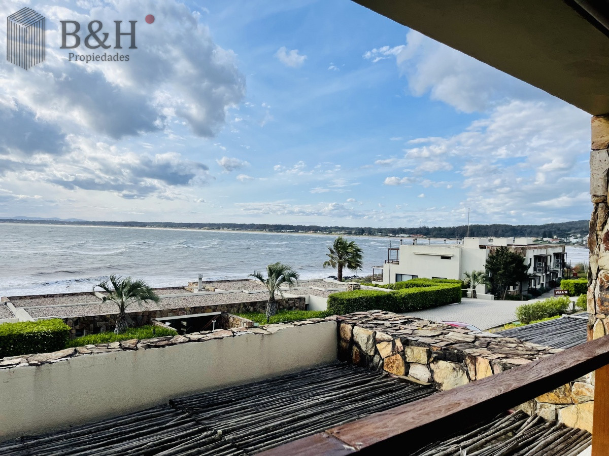 Apartamento ID.5185 - Alquiler temporario de apartamento de dos dormitorios con parrillero de uso exclusivo en Punta Ballena