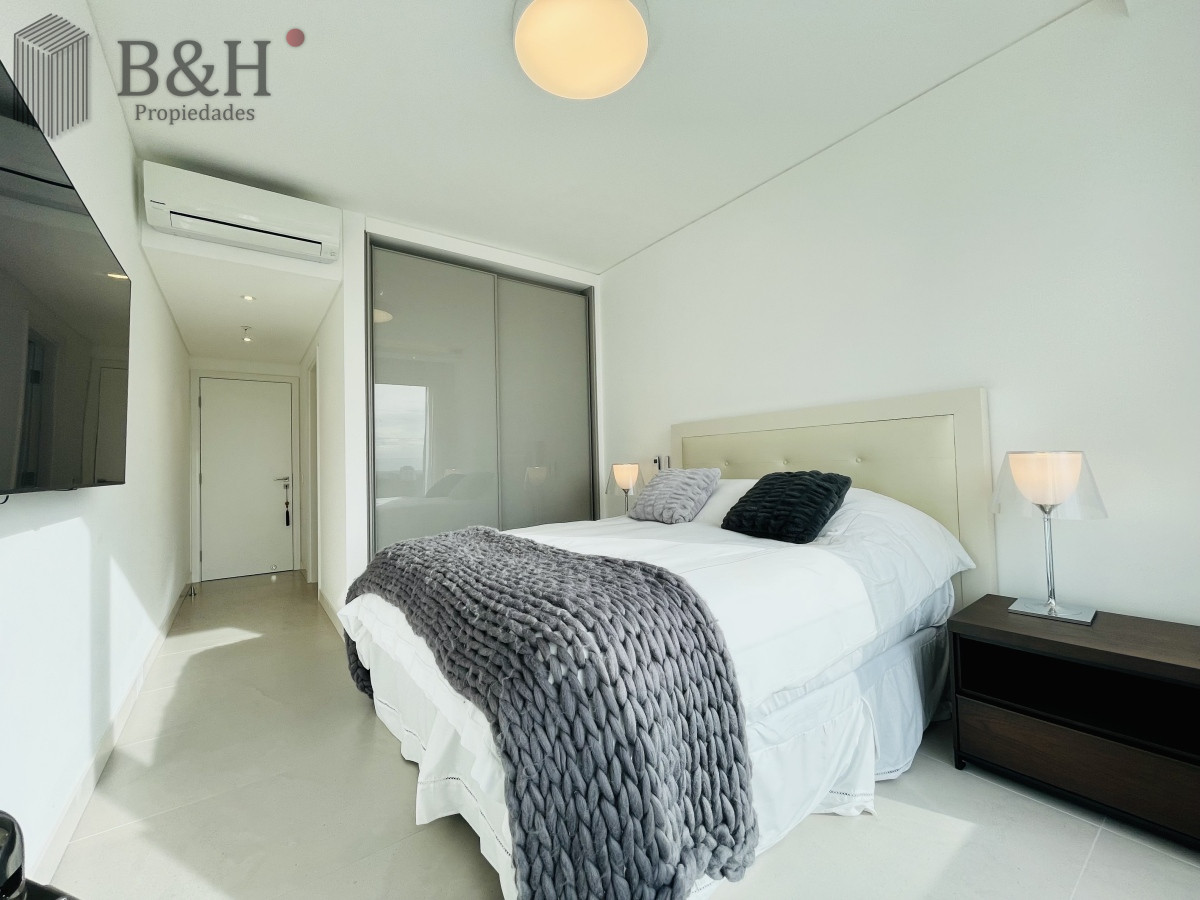 Apartamento ID.2301 - Venta Espectacular Apartamento Frente al Mar, 3 Dormitorios, Le Parc Punta del Este