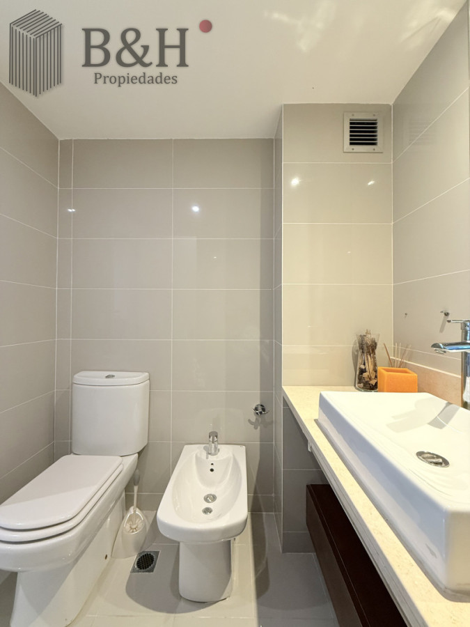 Apartamento ID.6866 - Alquiler Anual Moderno Apartamento de 2 Dormitorios, Roosevelt cerca de Playa Brava