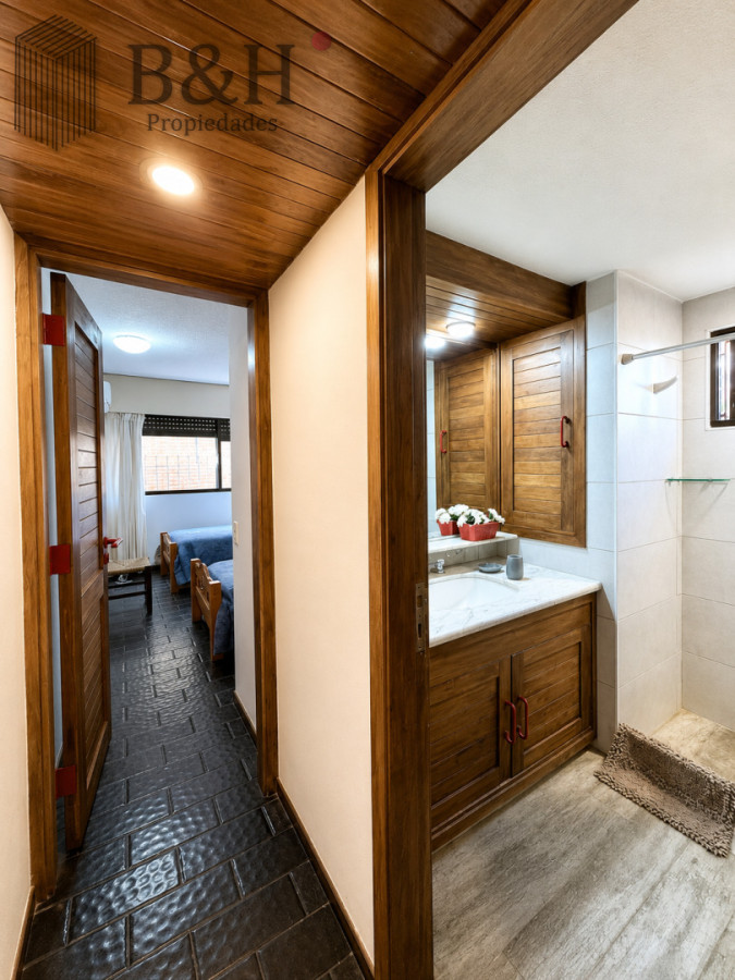 Apartamento ID.6932 - Apartamento en venta con alma de casa. Zona Península Punta del Este