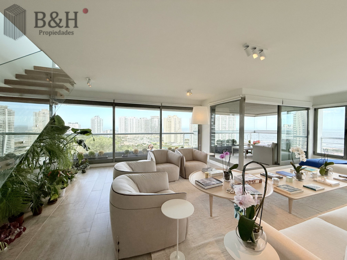 Apartamento ID.6402 - Apartamento Penthouse finamente decorado de 3 dormitorios con parrillero propio en alquiler temporario, Roosevelt Brava, Punta del Este