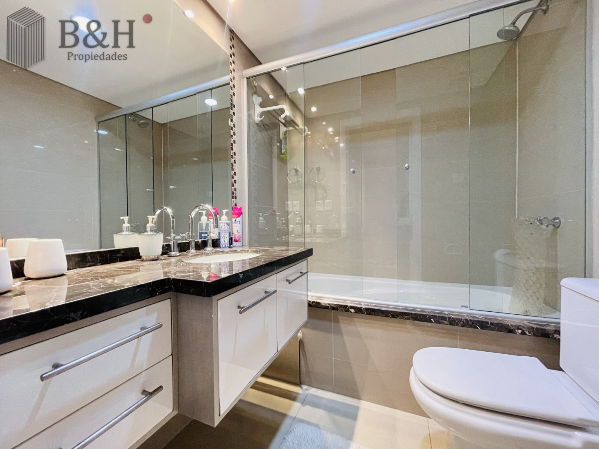 Apartamento ID.1717 - Alquiler temporario de apartamento piso alto de dos dormitorios con parrillero a gas en terraza, Playa Mansa 