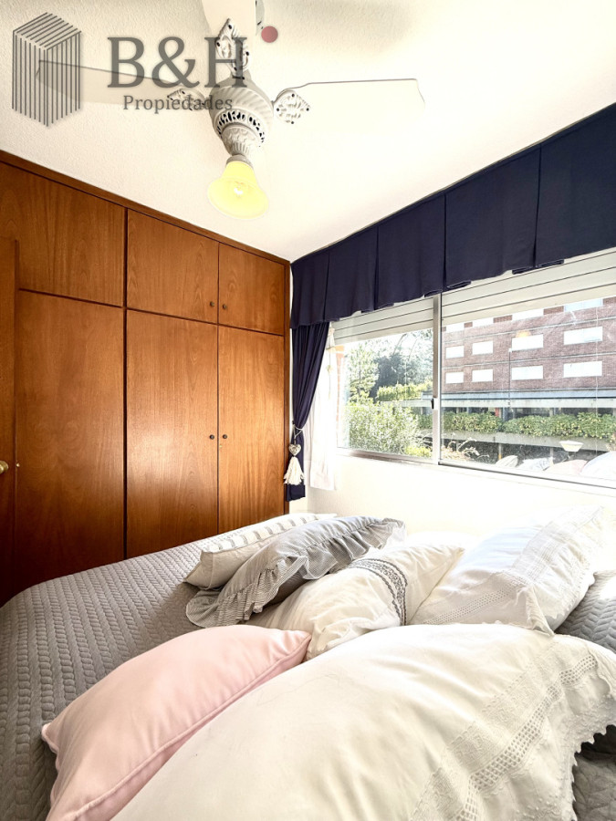 Apartamento ID.7163 - Apartamento en venta playa Mansa de 4 dormitorios y amplia terraza con parrillero propio 
