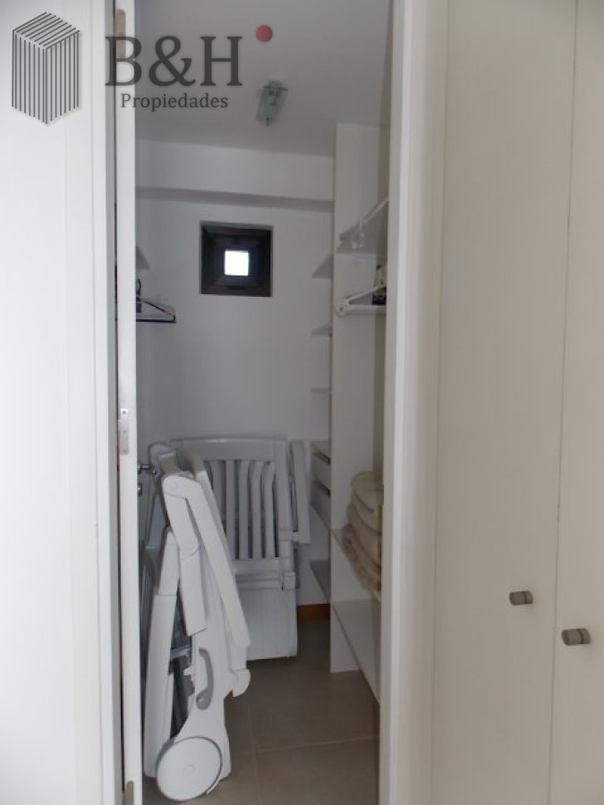 Apartamento ID.6472 - Excelente y amplio departamento duplex en venta de 3 dormitorios mas dependencia con parrillero, Punta Ballena