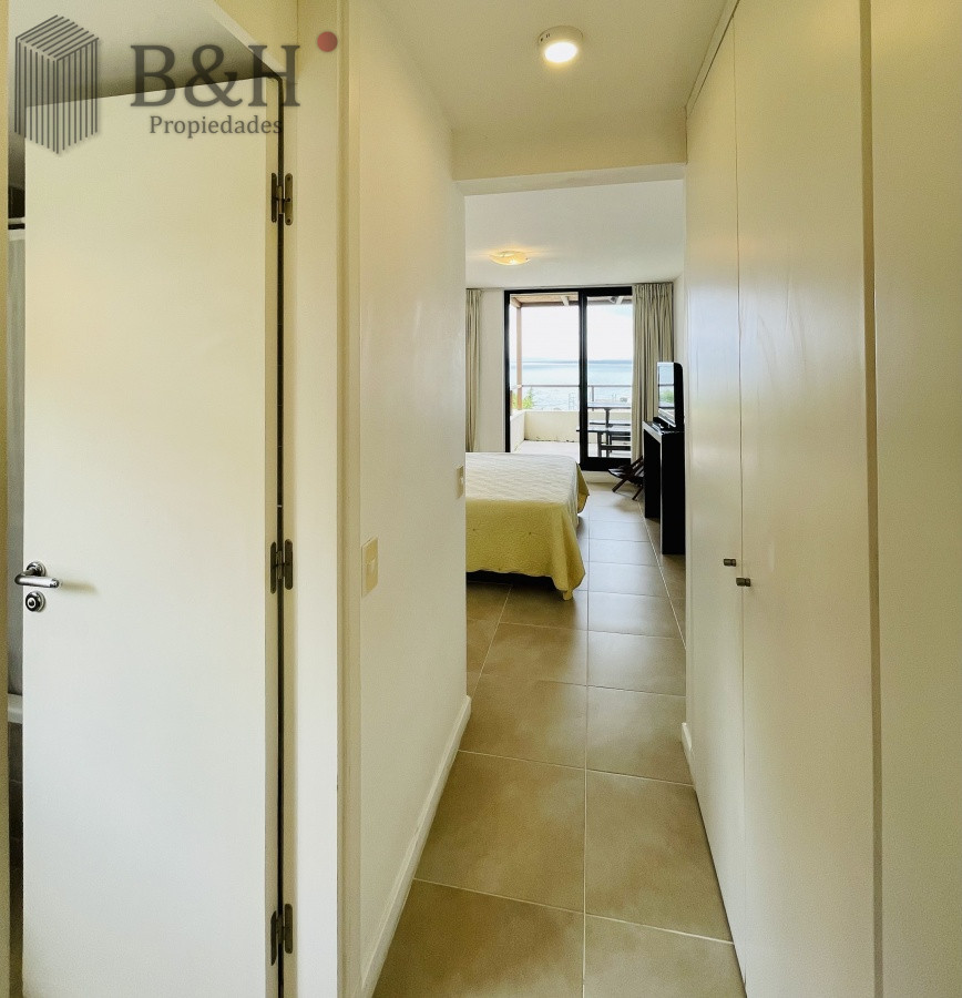 Apartamento ID.4491 - Venta de apartamento de dos dormitorios con parrillero en complejo privado de Punta Ballena