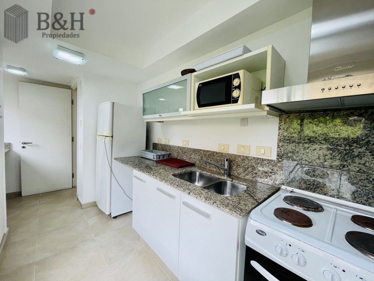 Apartamento ID.4491 - Venta de apartamento de dos dormitorios con parrillero en complejo privado de Punta Ballena