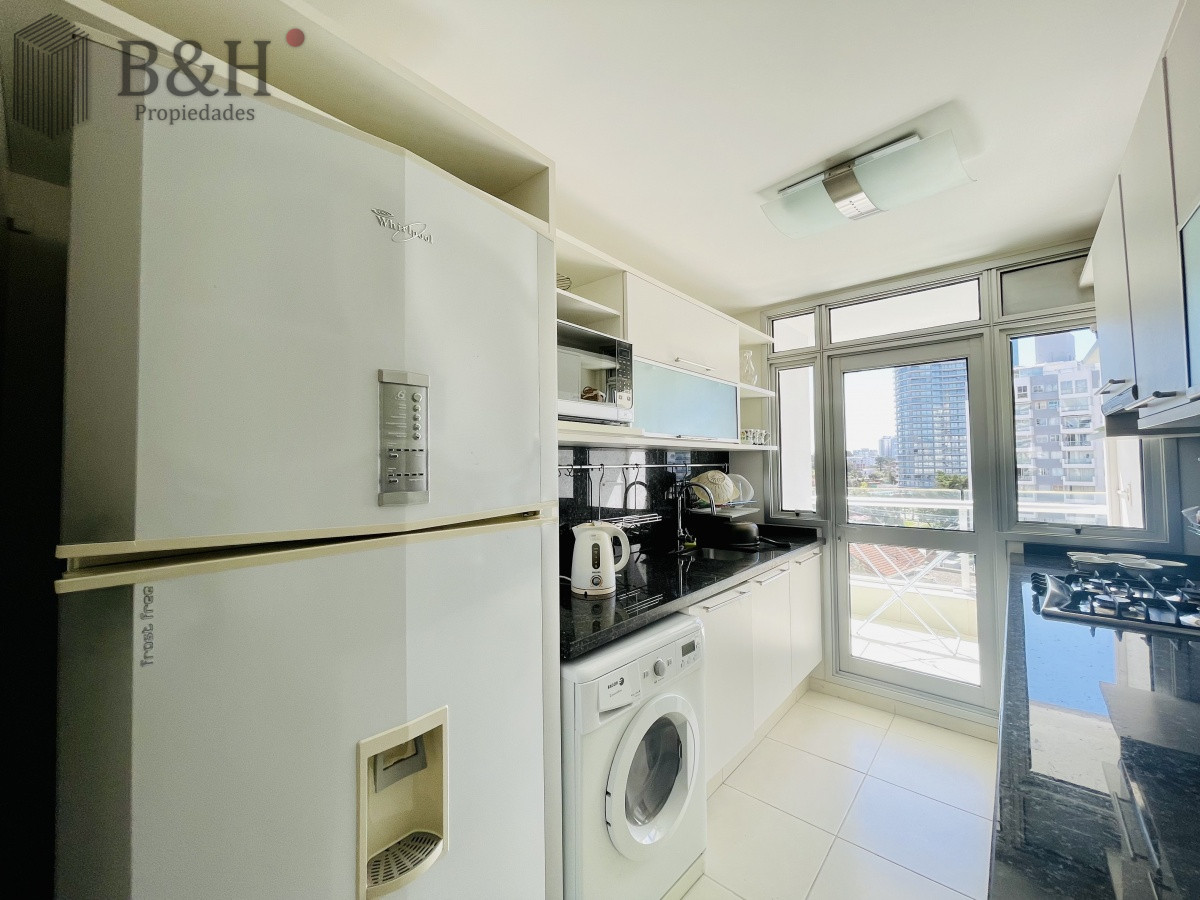Apartamento ID.7071 - Venta y alquiler temporario de apartamento de dos dormitorios en playa Mansa, Punta del Este