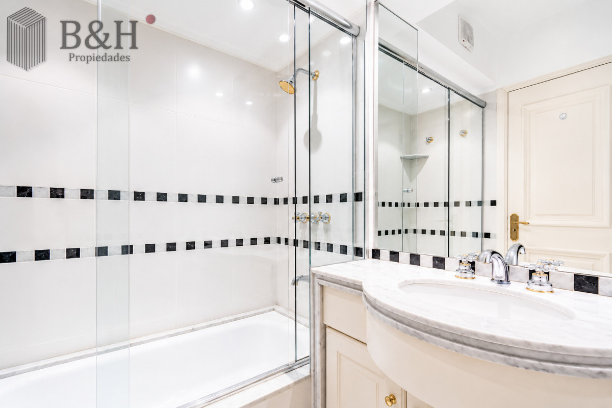 Apartamento ID.7942 - Exclusivo Penthouse de 6 Dormitorios y Barbacoa en Venta Frente al Mar, Rincón del Indio Punta del Este
