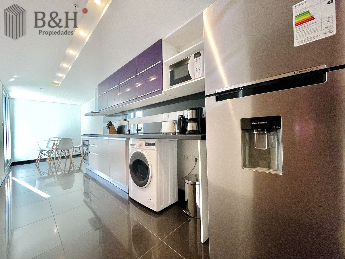 Apartamento ID.426 - Apartamento de 2 Dormitorios y Parrillero con Vista al Mar en Playa Brava, Look Tower